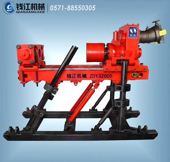 ZDY3200<a href=http://m.cqbcw.com.cn/1.html target='_blank'>全<a href=http://m.cqbcw.com.cn/ target='_blank'>液壓鉆機(jī)</a></a>